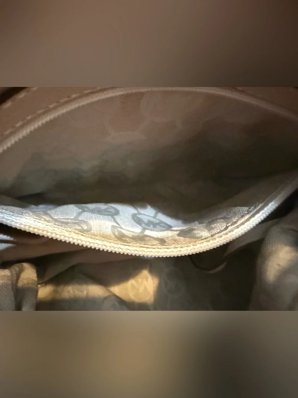 MICHAEL Michael Kors Cream Leather Hobo Crossbody Bag Pleated Convertible